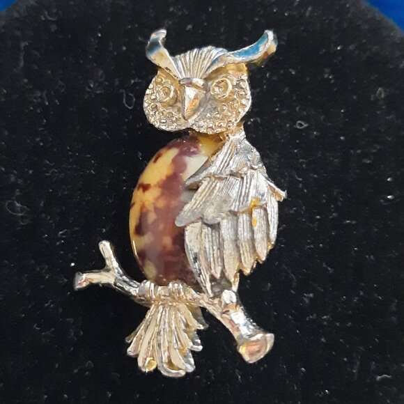 Vintage Gerry's Silver-tone Agate Owl Brooch - Picture 1 of 2